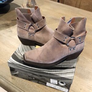 Cow suede booties - Taupe